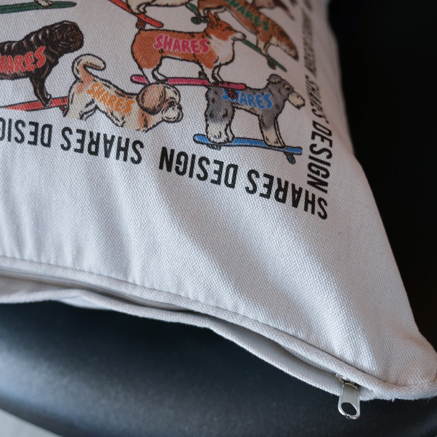ドゥードル ALL OVER CUSHION COVER/ 総柄-クッションカバー(送料無料)