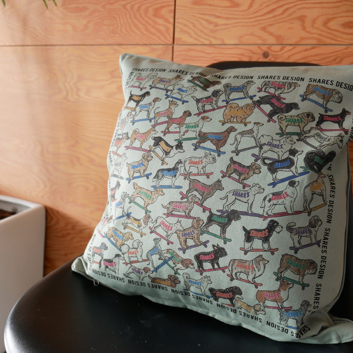 SHARES ALL OVER CUSHION COVER/ 総柄-クッションカバー（送料無料）