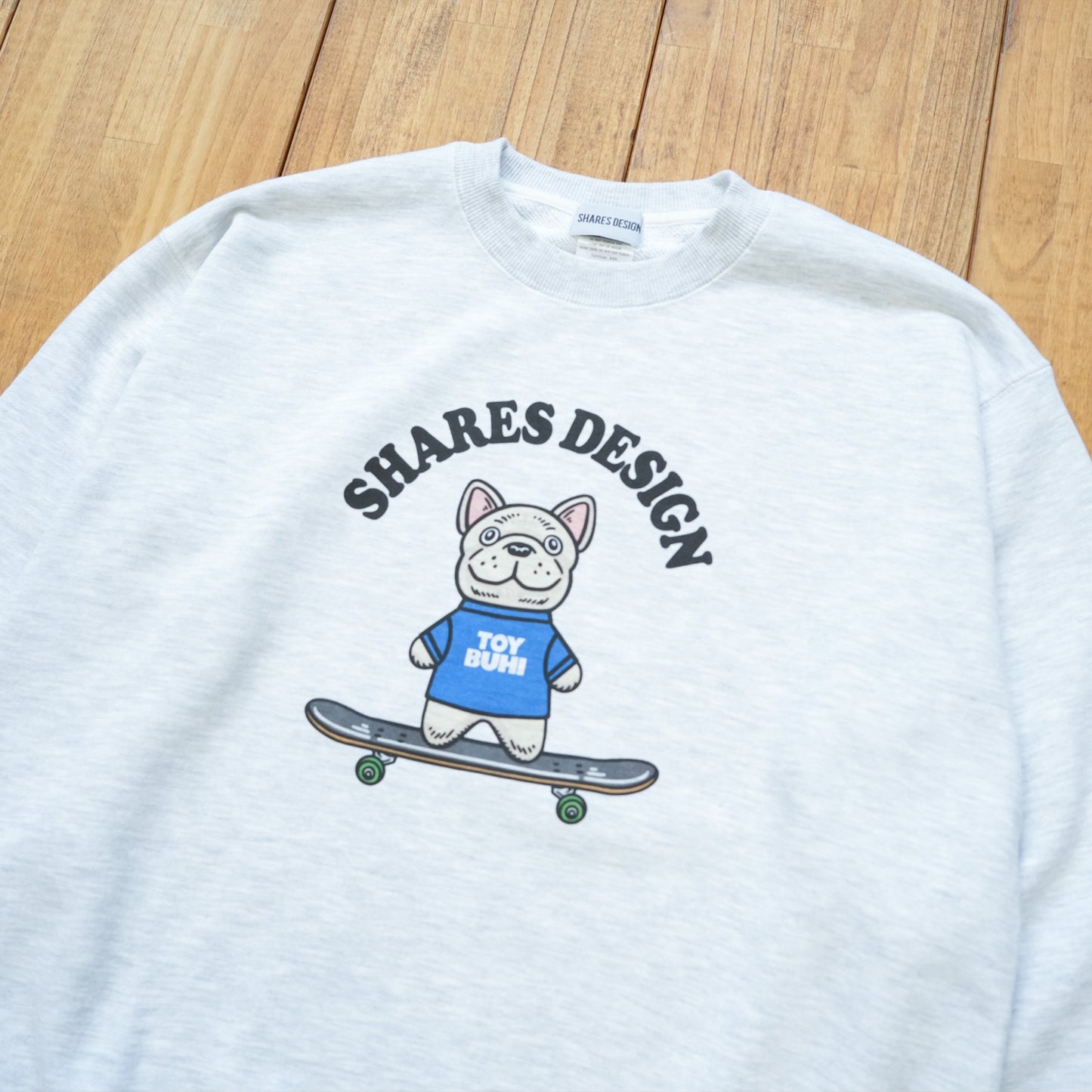 【期間限定！12月中旬お届け】TOY BUHI / クルーネックスウェット