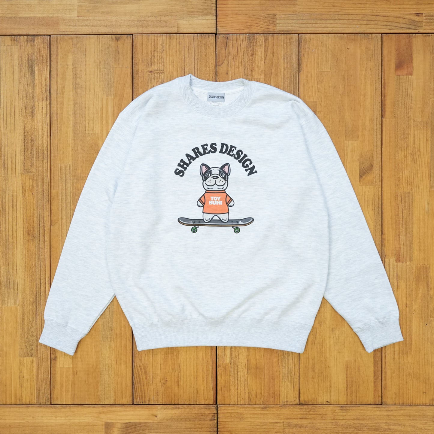 【期間限定！12月中旬お届け】TOY BUHI / クルーネックスウェット