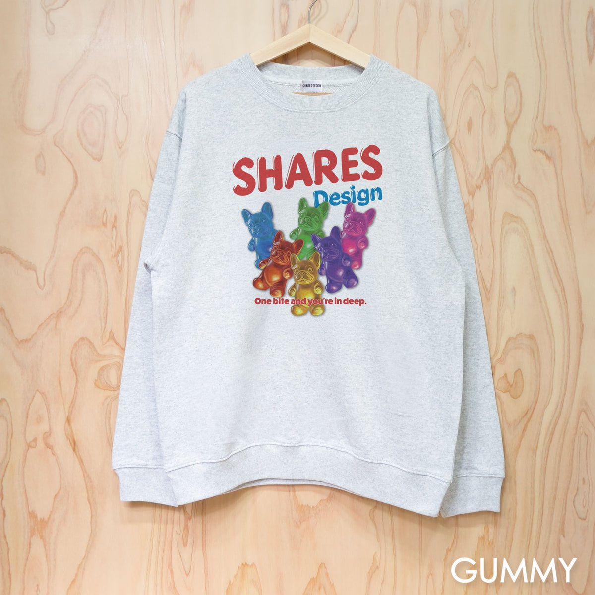 【期間限定！ 10/18 まで販売中】 〈 OYATSU TIME〉CREW SWEAT/ スウェット