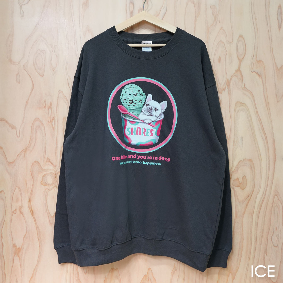 【期間限定！ 10/18 まで販売中】 〈 OYATSU TIME〉CREW SWEAT/ スウェット