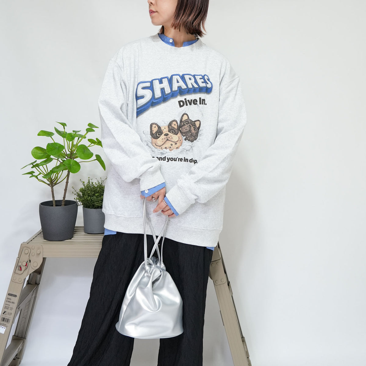 【期間限定！ 10/18 まで販売中】 〈 OYATSU TIME〉CREW SWEAT/ スウェット