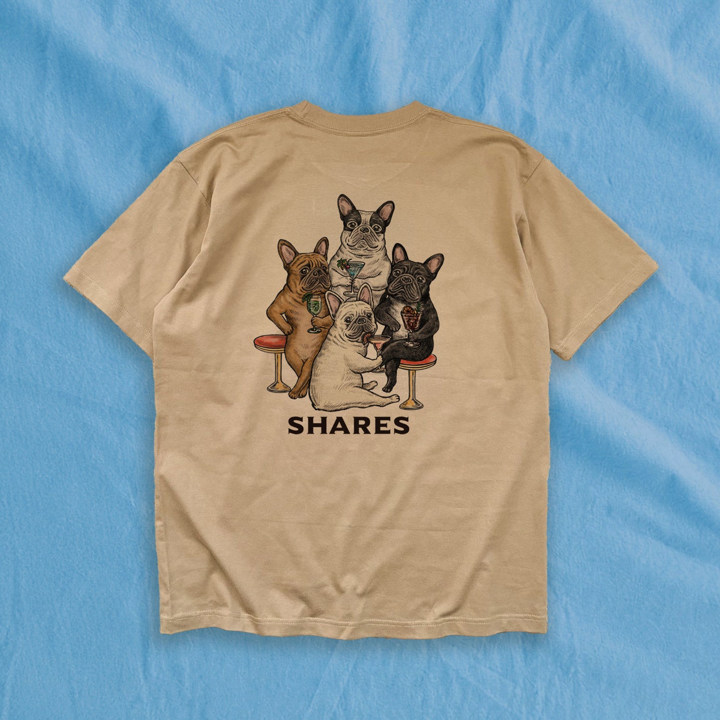 【期間限定！ 7/26 まで販売中】RUUU 描きおろし 〈 SHARES CLUB〉 T-SHIRTS/ 半袖 T シャツ (スタンダード）