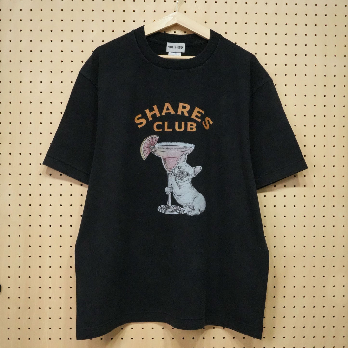【期間限定！ 7/26 まで販売中】RUUU 描きおろし 〈 SHARES CLUB〉VINTAGE T-SHIRTS/ 半袖 T シャツ