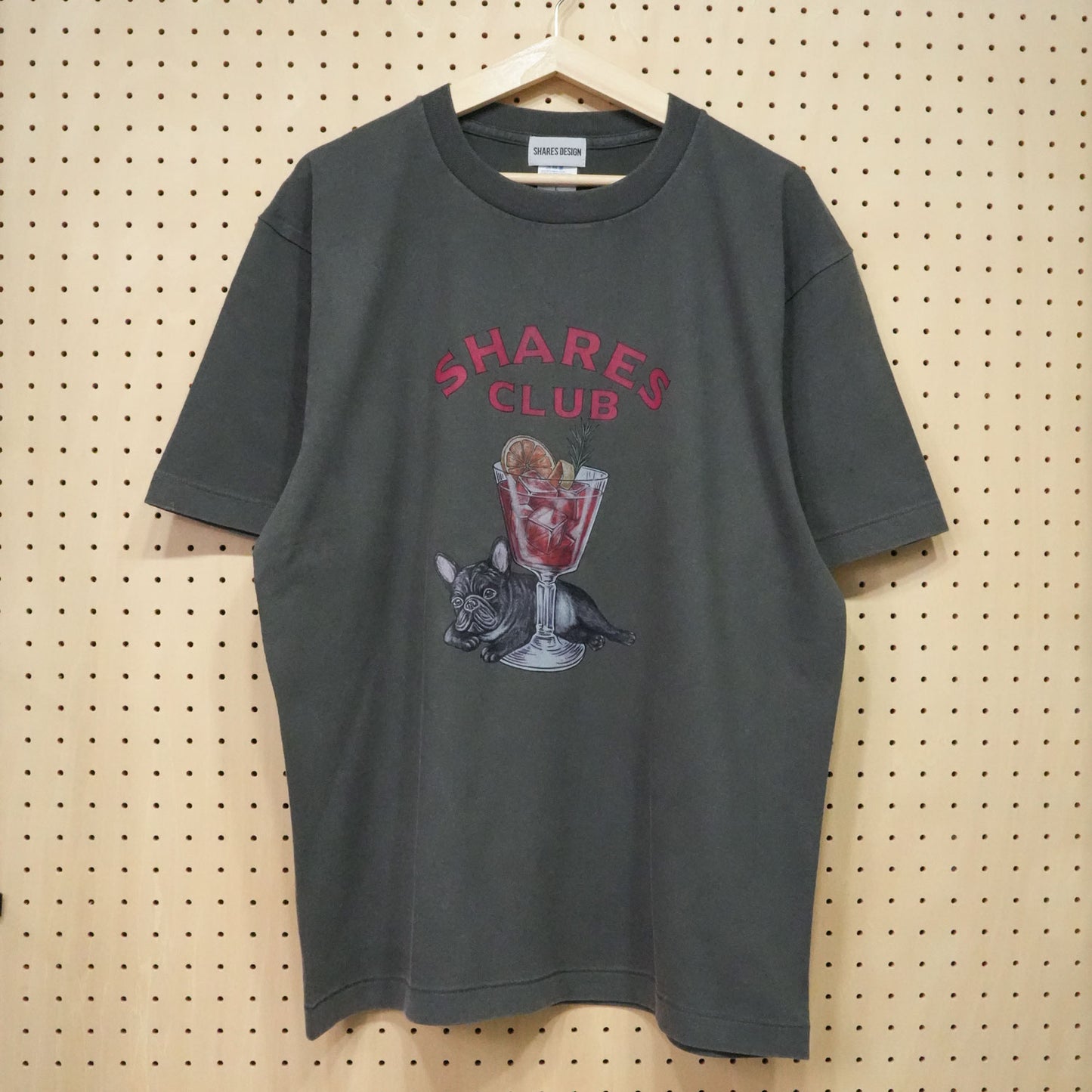 【期間限定！ 7/26 まで販売中】RUUU 描きおろし 〈 SHARES CLUB〉VINTAGE T-SHIRTS/ 半袖 T シャツ