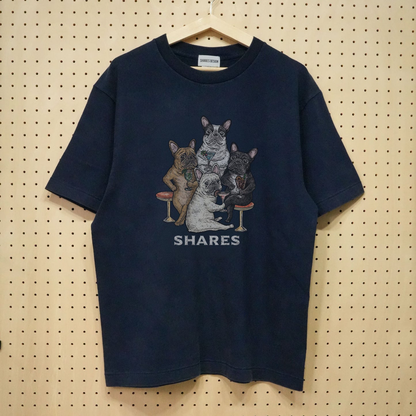 【期間限定！ 7/26 まで販売中】RUUU 描きおろし 〈 SHARES CLUB〉VINTAGE T-SHIRTS/ 半袖 T シャツ