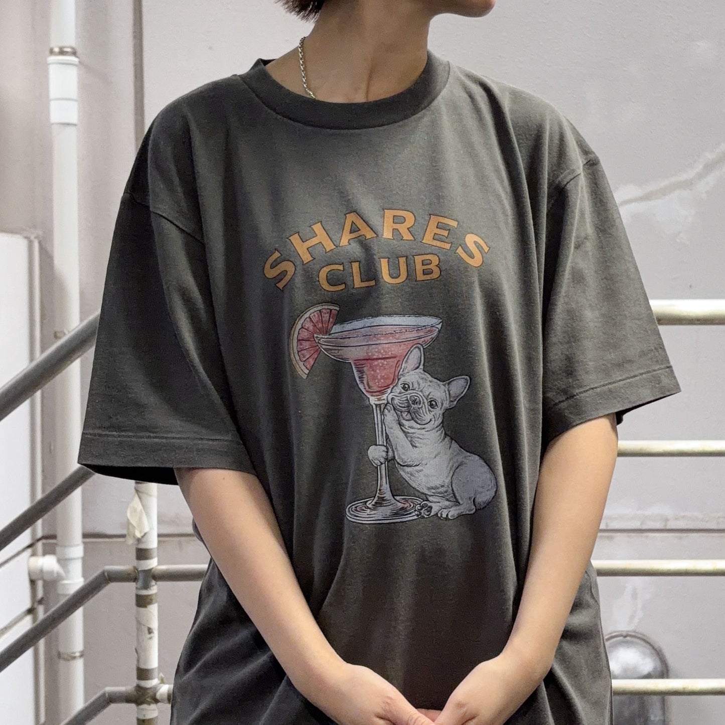 【期間限定！ 7/26 まで販売中】RUUU 描きおろし 〈 SHARES CLUB〉VINTAGE T-SHIRTS/ 半袖 T シャツ