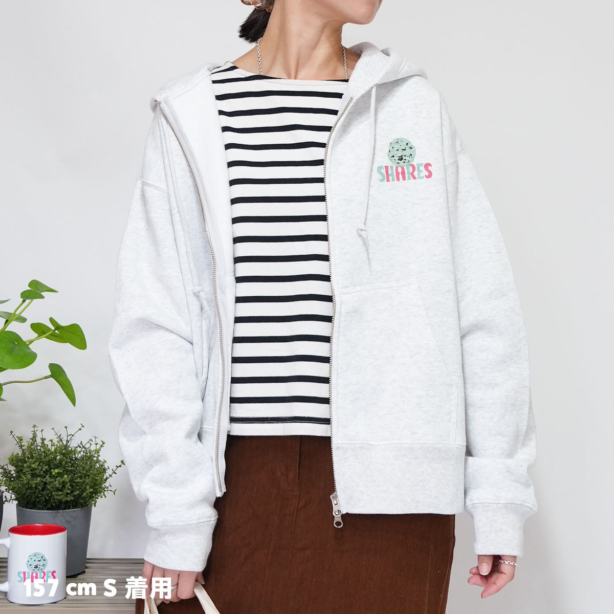 【期間限定！ 10/18 まで販売中】 〈 OYATSU TIME〉ZIP PARKA/ ジップパーカー