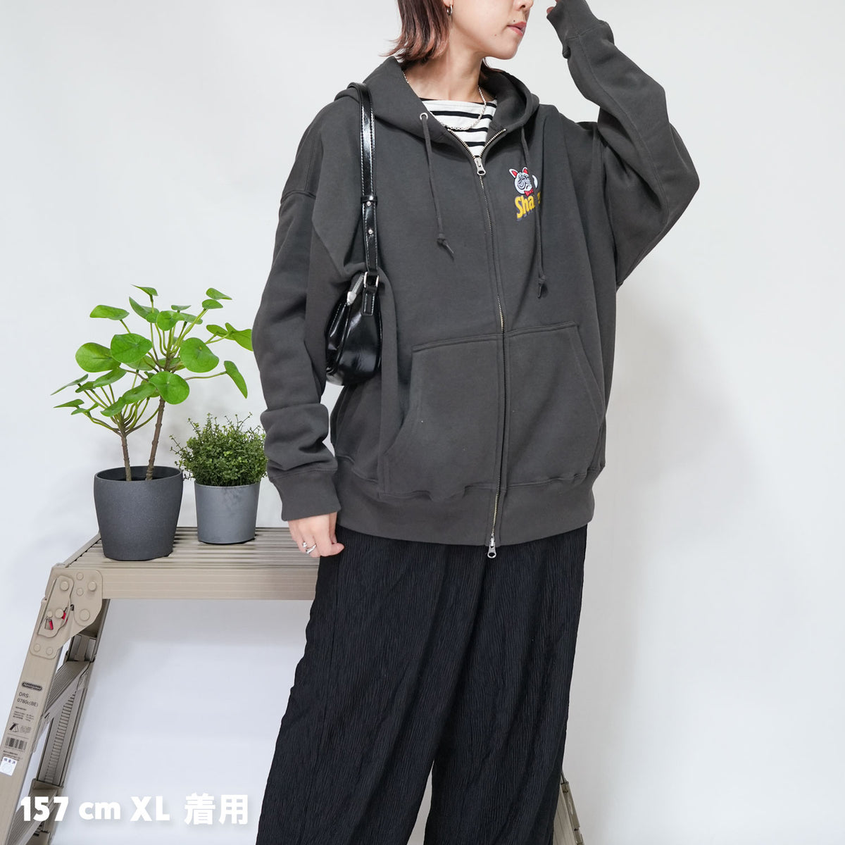 【期間限定！ 10/18 まで販売中】 〈 OYATSU TIME〉ZIP PARKA/ ジップパーカー
