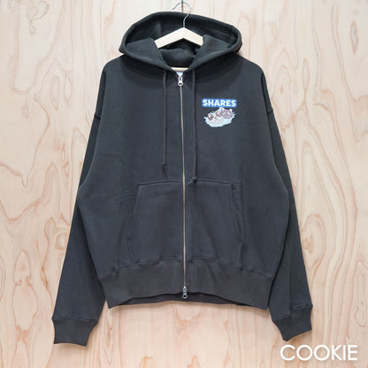 【期間限定！ 10/18 まで販売中】 〈 OYATSU TIME〉ZIP PARKA/ ジップパーカー