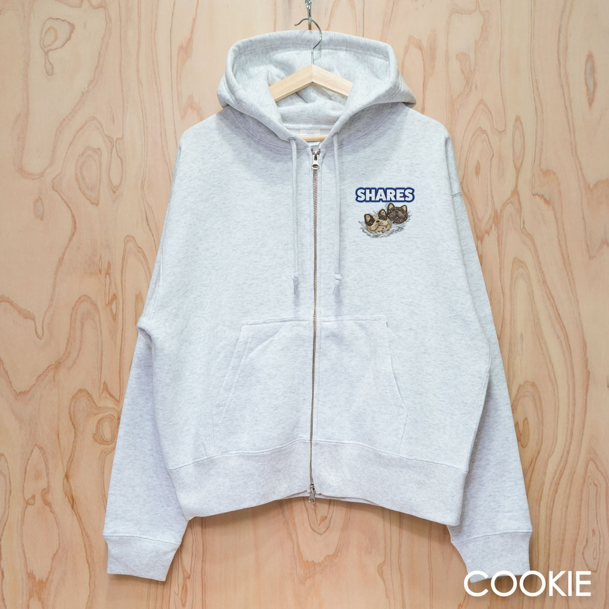 【期間限定！ 10/18 まで販売中】 〈 OYATSU TIME〉ZIP PARKA/ ジップパーカー
