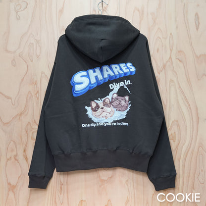 【期間限定！ 10/18 まで販売中】 〈 OYATSU TIME〉ZIP PARKA/ ジップパーカー