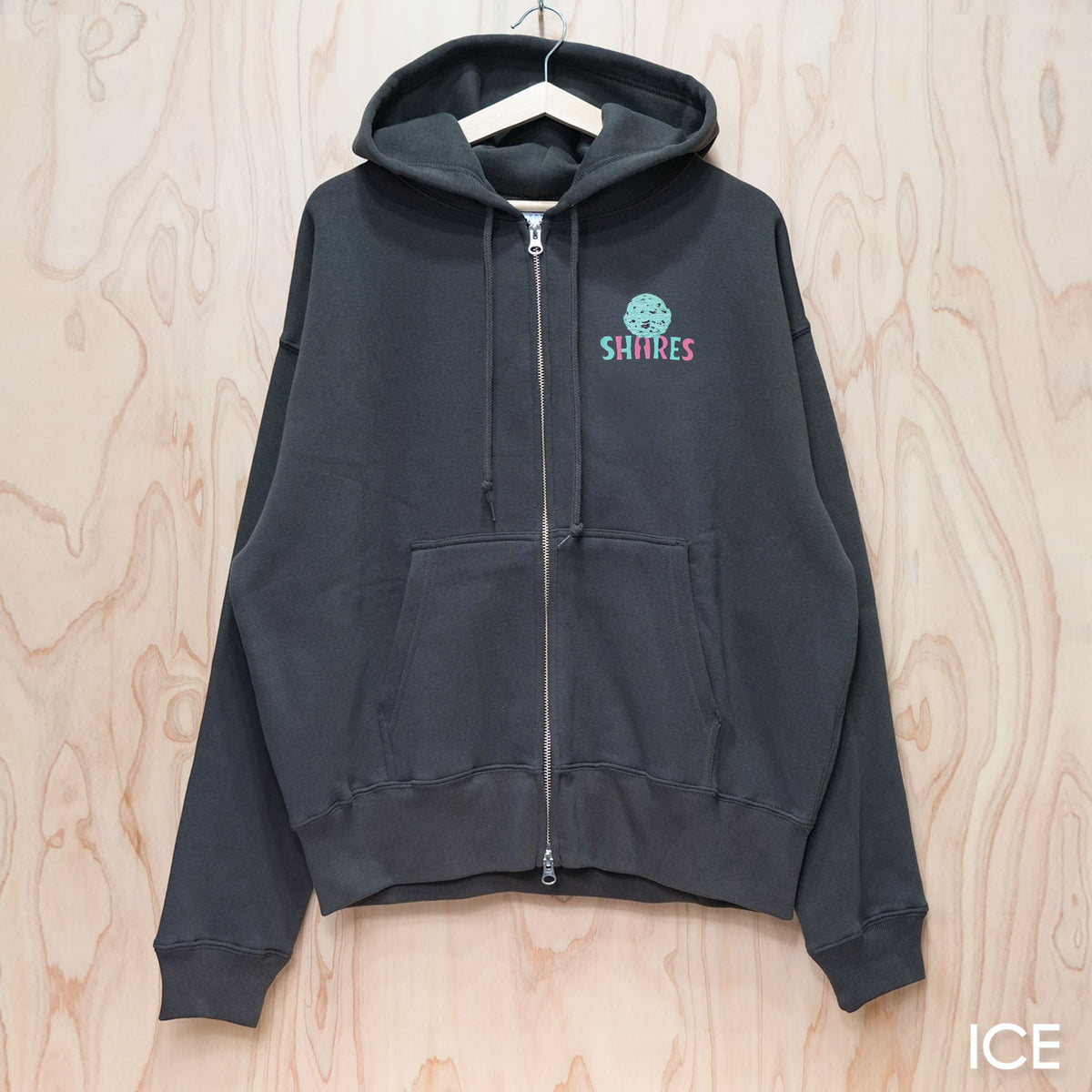 【期間限定！ 10/18 まで販売中】 〈 OYATSU TIME〉ZIP PARKA/ ジップパーカー