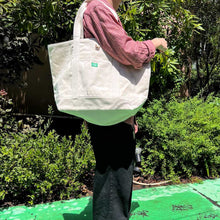 画像をギャラリービューアに読み込む, FB FACE 1P EMB 1DAY BIG TOTE BAG【ブラック】
