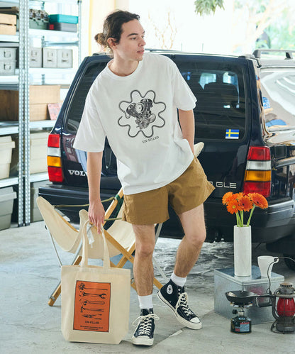 【un-filled(アンフィルド)】【予約販売5月下旬～6月上旬入荷】 U.F GERBERA ENGINE T-SHIRT Tシャツ