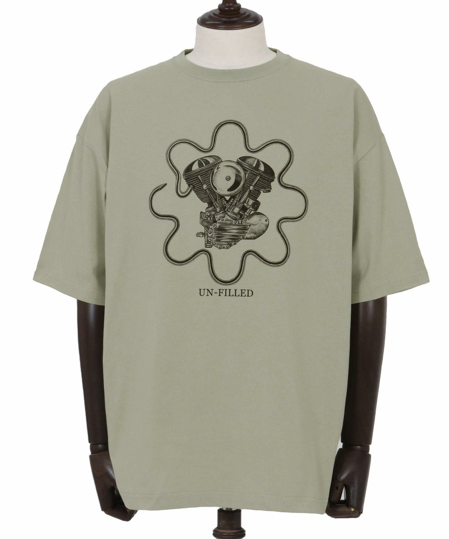 【un-filled(アンフィルド)】【予約販売5月下旬～6月上旬入荷】 U.F GERBERA ENGINE T-SHIRT Tシャツ