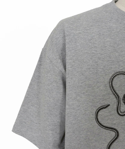 【un-filled(アンフィルド)】【予約販売5月下旬～6月上旬入荷】 U.F GERBERA ENGINE T-SHIRT Tシャツ