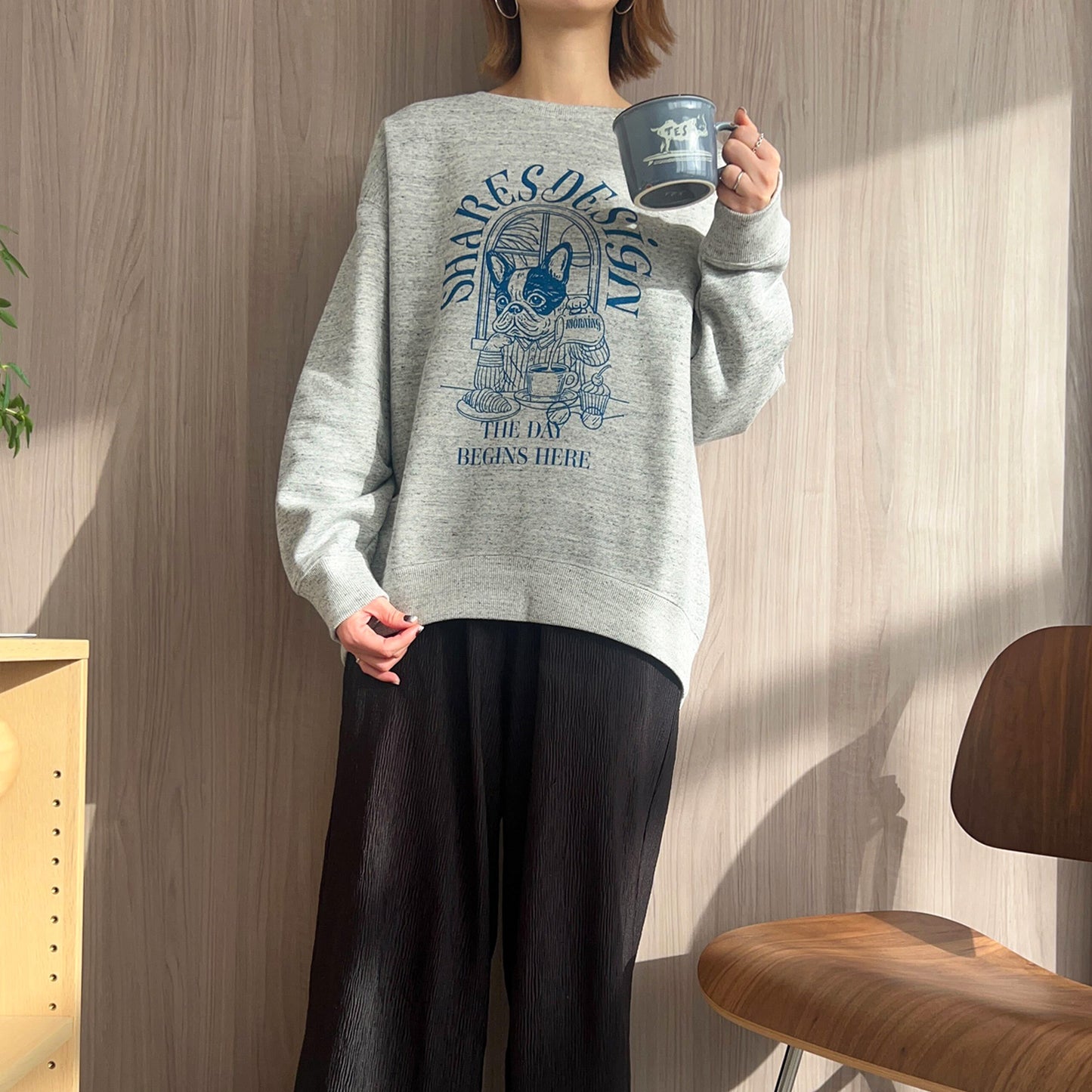 “THE DAY in Slow Time”レディースオーバーサイズスウェット（裏起毛）art by RUUU.